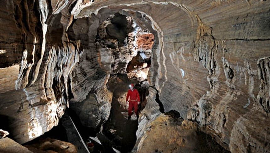 Conheça: Gruta do Sumidouro + Toca da Barriguda+ Cachoeira de Salitre